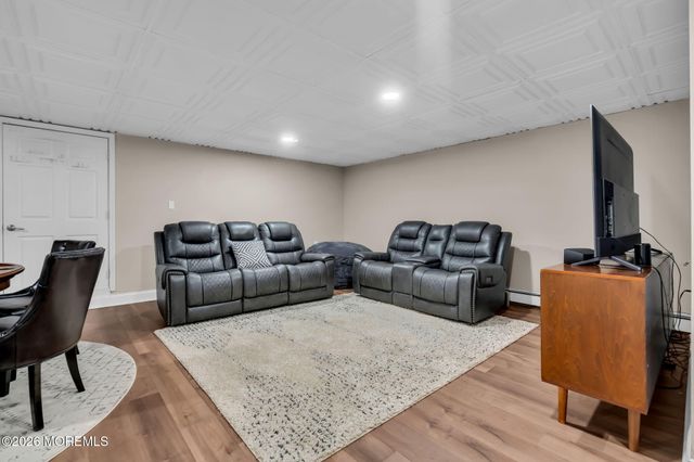 10 Woodland Terrace, Lincroft, NJ 07738