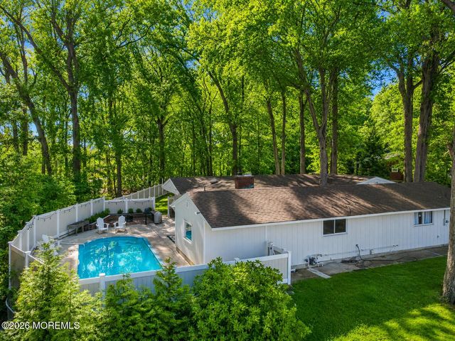 10 Woodland Terrace, Lincroft, NJ 07738