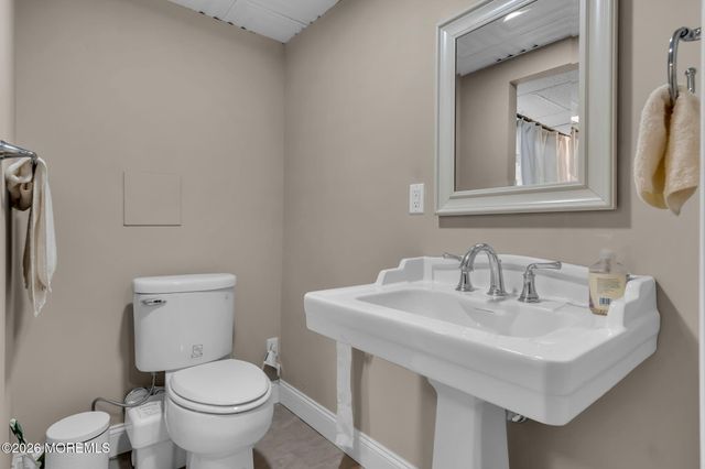 10 Woodland Terrace, Lincroft, NJ 07738