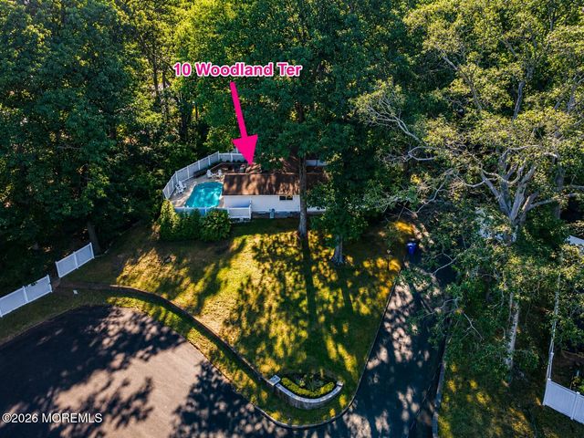 10 Woodland Terrace, Lincroft, NJ 07738
