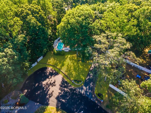10 Woodland Terrace, Lincroft, NJ 07738