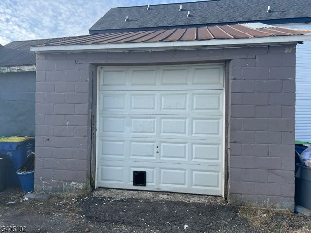 4 Fairview Ave, Somerville Boro, NJ 08876