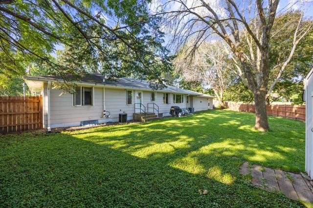 4828 Valley View Road, Edina, MN 55424