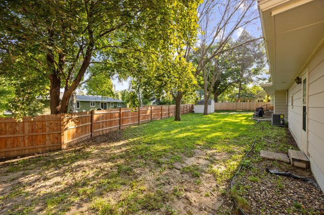 4828 Valley View Road, Edina, MN 55424