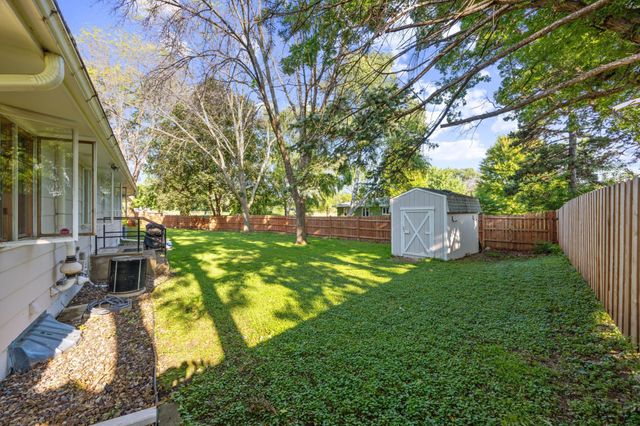 4828 Valley View Road, Edina, MN 55424