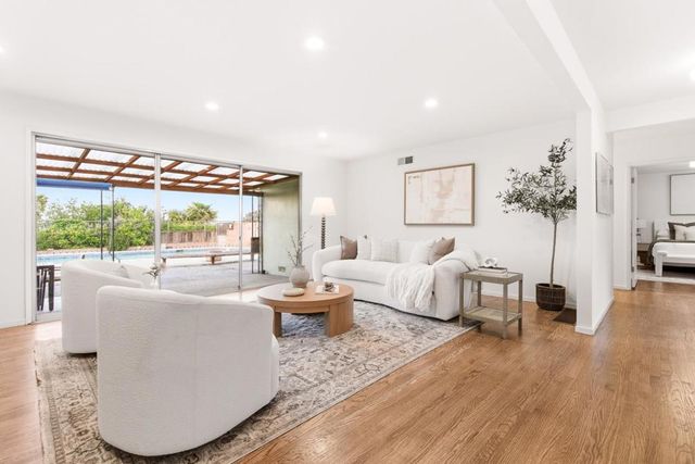 1746 Quesada Way, Burlingame, CA 94010