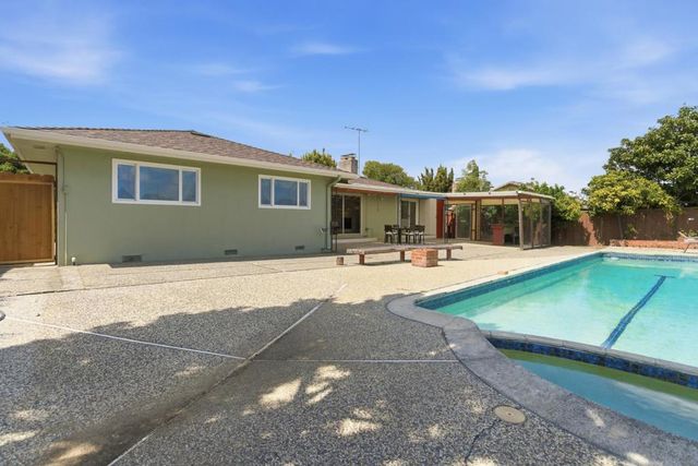 1746 Quesada Way, Burlingame, CA 94010