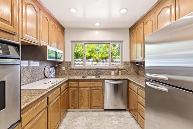 1746 Quesada Way, Burlingame, CA 94010