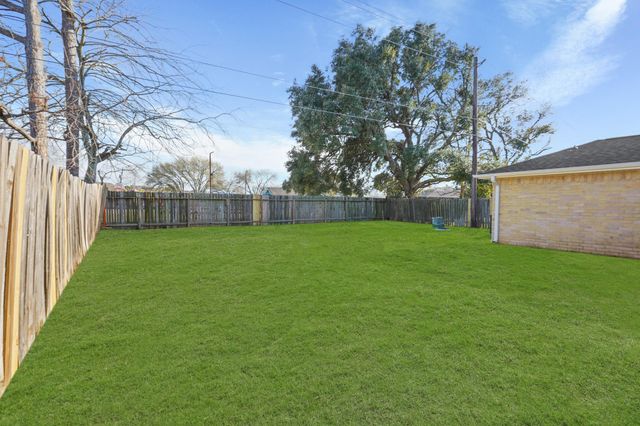 1423 Lazy Spring Drive, Missouri City, TX 77489