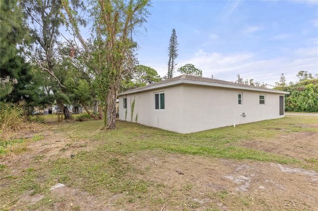 1925 34TH AVENUE E, Bradenton, FL 34208