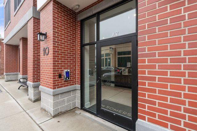 10 Somerset 305, Winthrop, MA 02152
