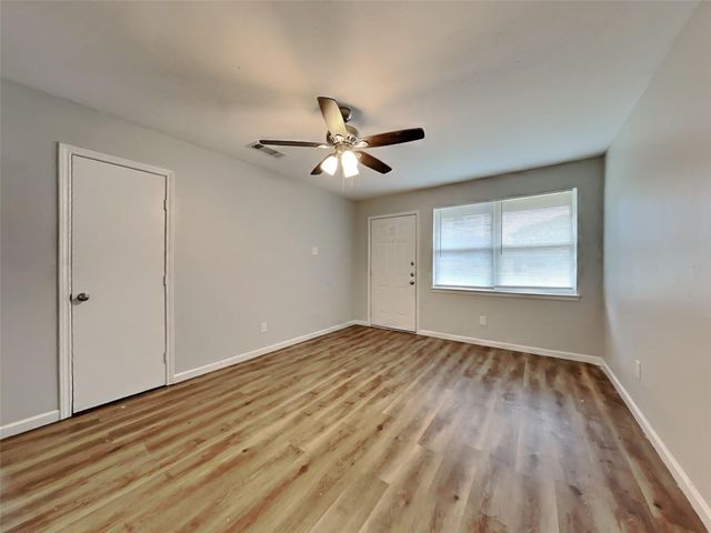 1340 E Park Drive, Mesquite, TX 75149