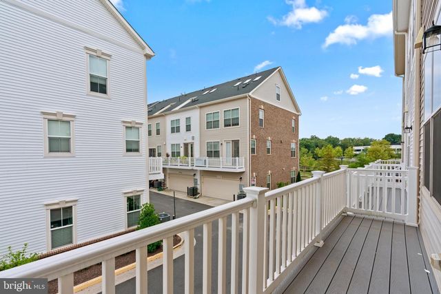 5284 RIDGEVIEW RETREAT DR, Chantilly, VA 20151