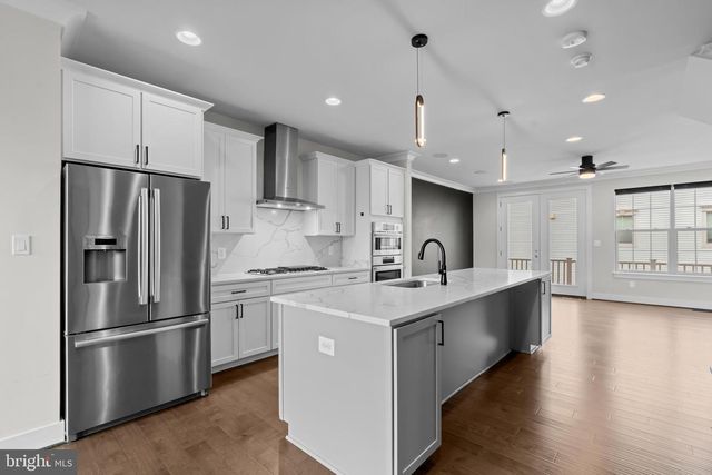 5284 RIDGEVIEW RETREAT DR, Chantilly, VA 20151