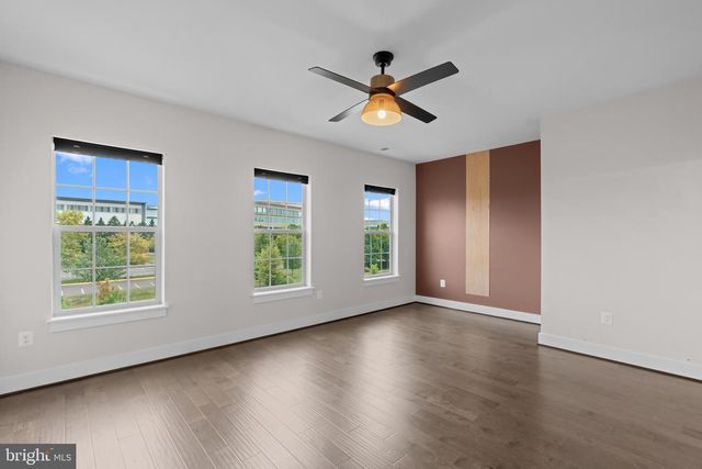5284 RIDGEVIEW RETREAT DR, Chantilly, VA 20151