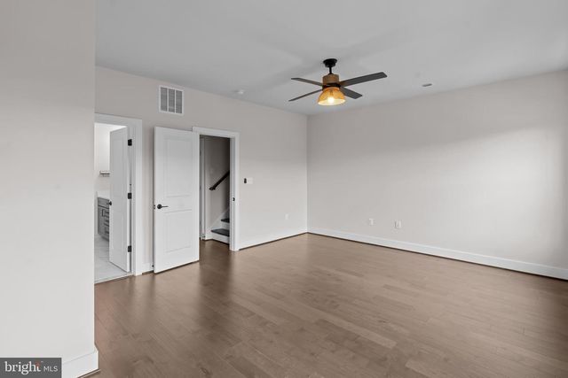 5284 RIDGEVIEW RETREAT DR, Chantilly, VA 20151