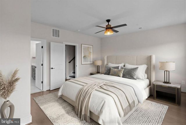 5284 RIDGEVIEW RETREAT DR, Chantilly, VA 20151