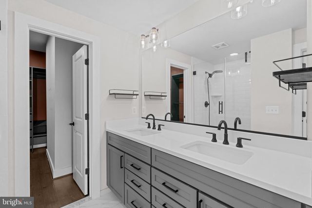 5284 RIDGEVIEW RETREAT DR, Chantilly, VA 20151