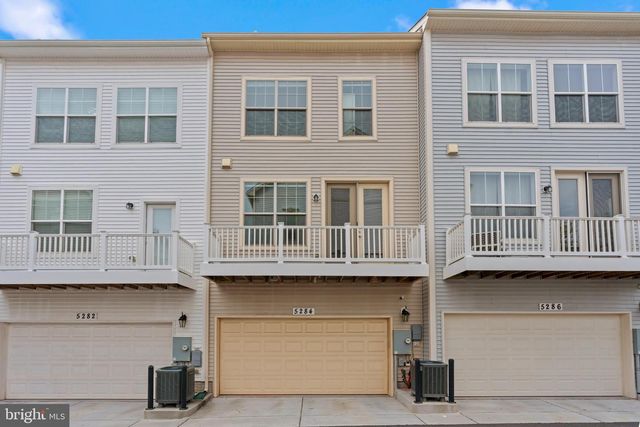 5284 RIDGEVIEW RETREAT DR, Chantilly, VA 20151