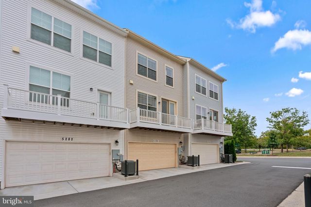 5284 RIDGEVIEW RETREAT DR, Chantilly, VA 20151
