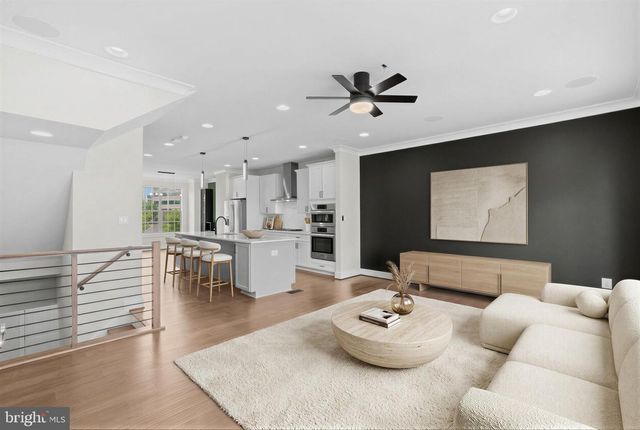 5284 RIDGEVIEW RETREAT DR, Chantilly, VA 20151