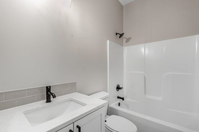 8485 E Deer Run, Bel Aire, KS 67226