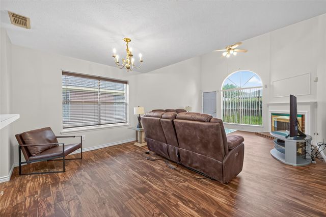 2446 Kenbridge Drive, Houston, TX 77067