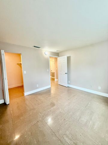 2050 Oleander Boulevard 11-103, Fort Pierce, FL 34950