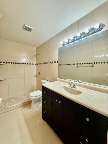 2050 Oleander Boulevard 11-103, Fort Pierce, FL 34950