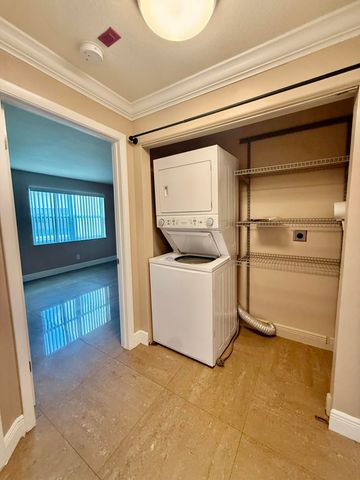 2050 Oleander Boulevard 11-103, Fort Pierce, FL 34950