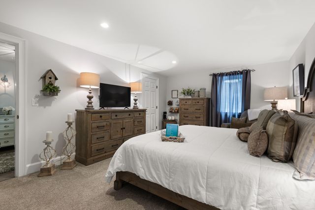 25 Nute Road, Dover, NH 03820