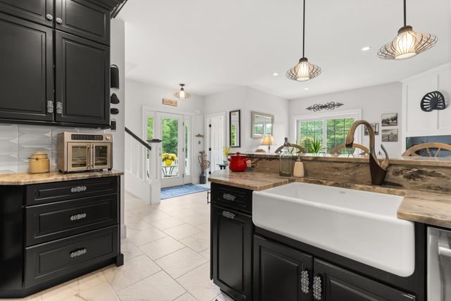 25 Nute Road, Dover, NH 03820