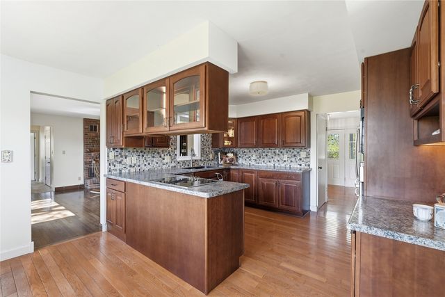 3051 28th Avenue, Marion, IA 52302