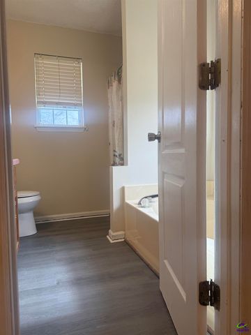 102 Stone Mill Drive, Warner Robins, GA 31088