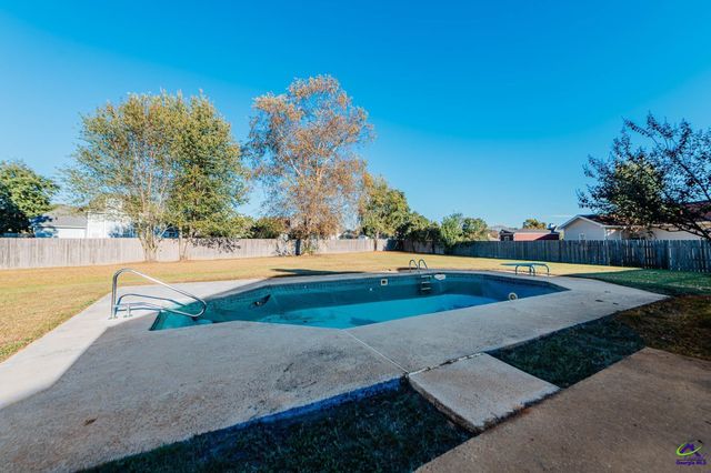 102 Stone Mill Drive, Warner Robins, GA 31088