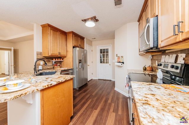 102 Stone Mill Drive, Warner Robins, GA 31088