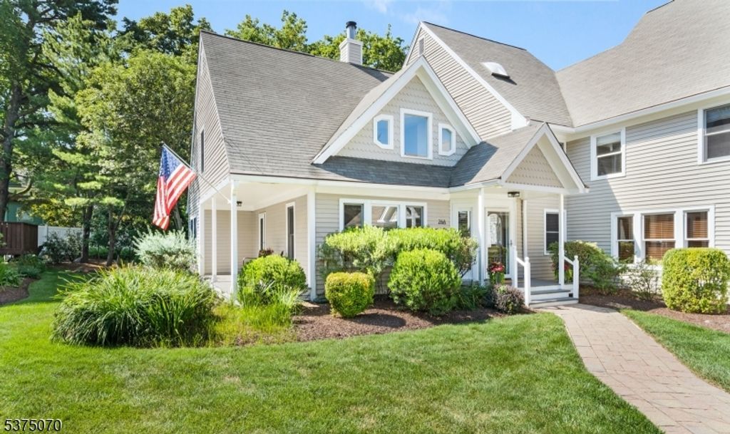 26 W Main St, Mendham Boro, NJ 07945