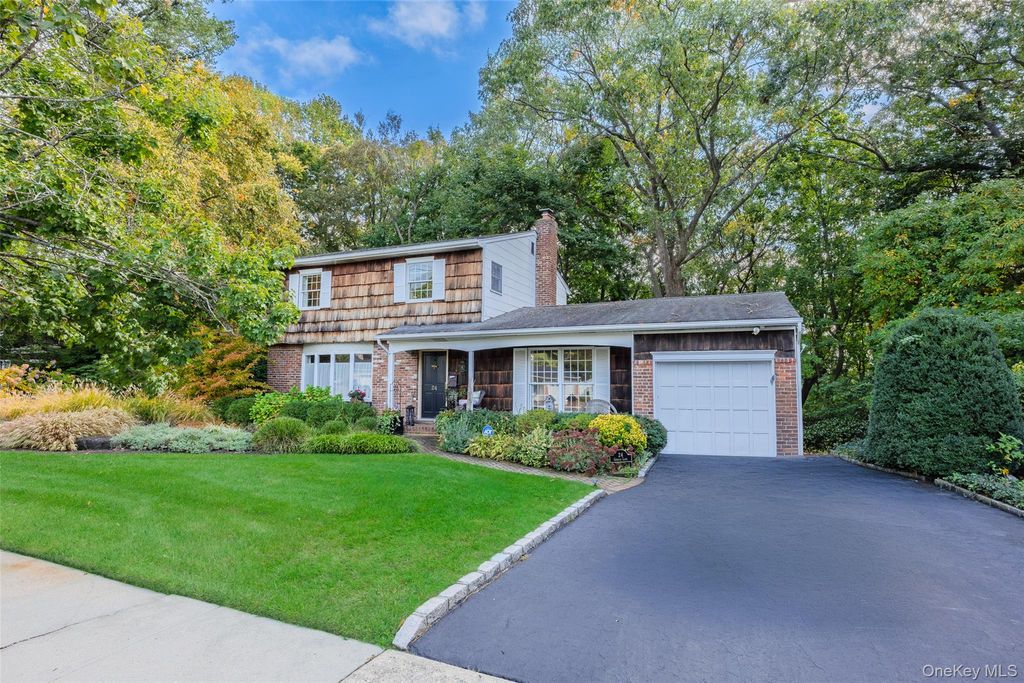 24 Gerald Lane, Old Bethpage, NY 11804 — photo 2