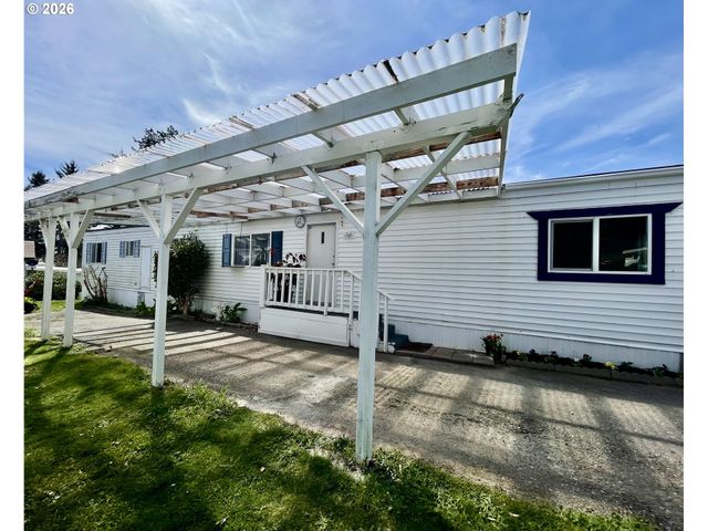 16131 W HOFFELDT Ln 18, Brookings, OR 97415