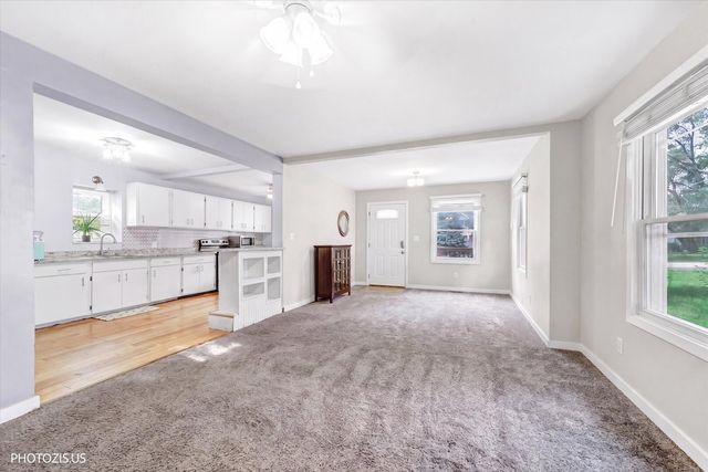126 W 3rd Avenue, New Lenox, IL 60451