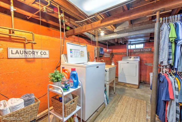 126 W 3rd Avenue, New Lenox, IL 60451