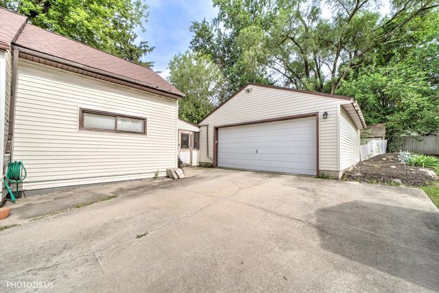126 W 3rd Avenue, New Lenox, IL 60451