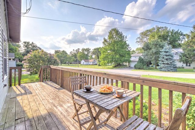 126 W 3rd Avenue, New Lenox, IL 60451