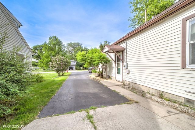 126 W 3rd Avenue, New Lenox, IL 60451