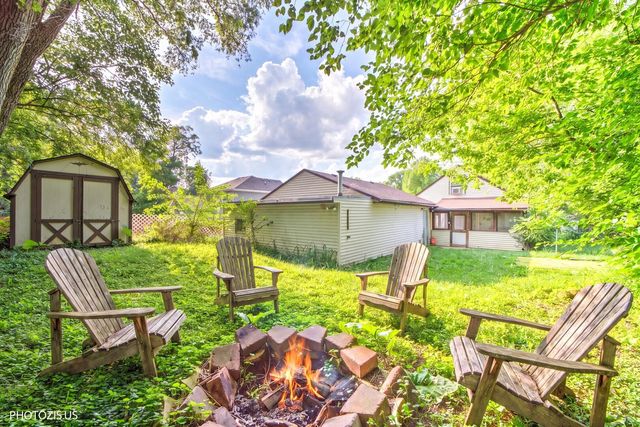 126 W 3rd Avenue, New Lenox, IL 60451