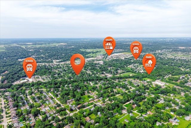 126 W 3rd Avenue, New Lenox, IL 60451