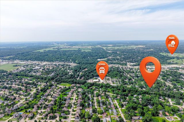 126 W 3rd Avenue, New Lenox, IL 60451