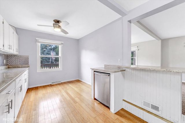 126 W 3rd Avenue, New Lenox, IL 60451