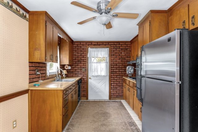 4 Southgate Rd, Franklin, MA 02038