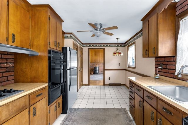 4 Southgate Rd, Franklin, MA 02038